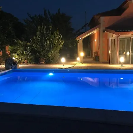 Holiday home Lovely Independent